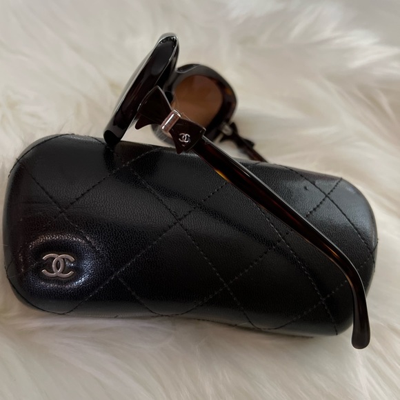 CHANNEL CC LOGO RECTANGULAR BOW SUNGLASSES - Picture 4 of 7